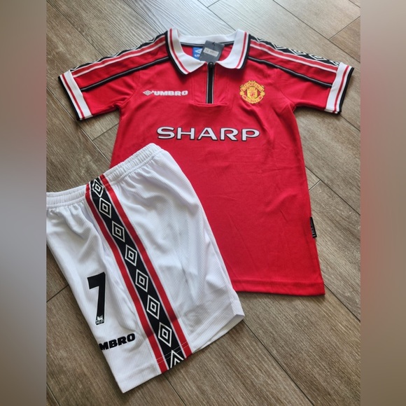 Manchester United Beckham 7 Retro set for kids - Picture 4 of 6